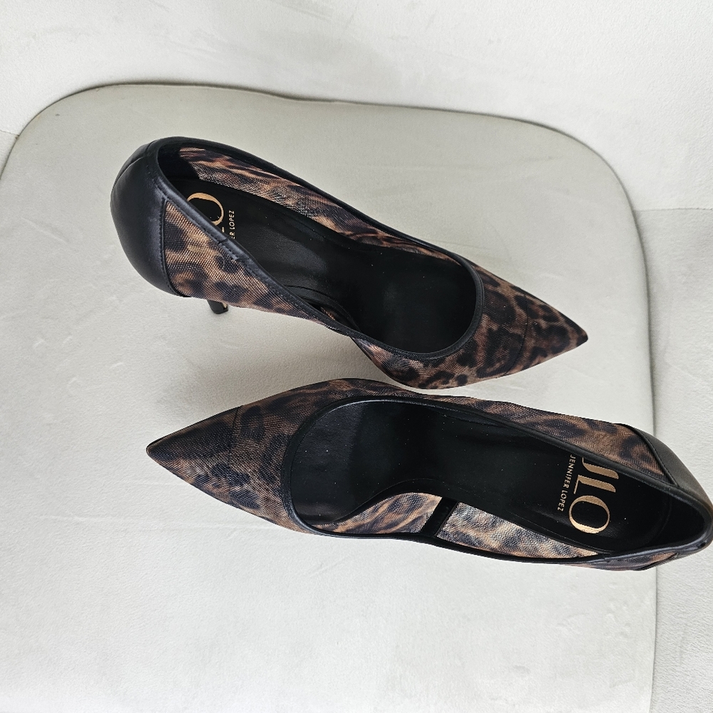 J lo Pumps Size 8.5